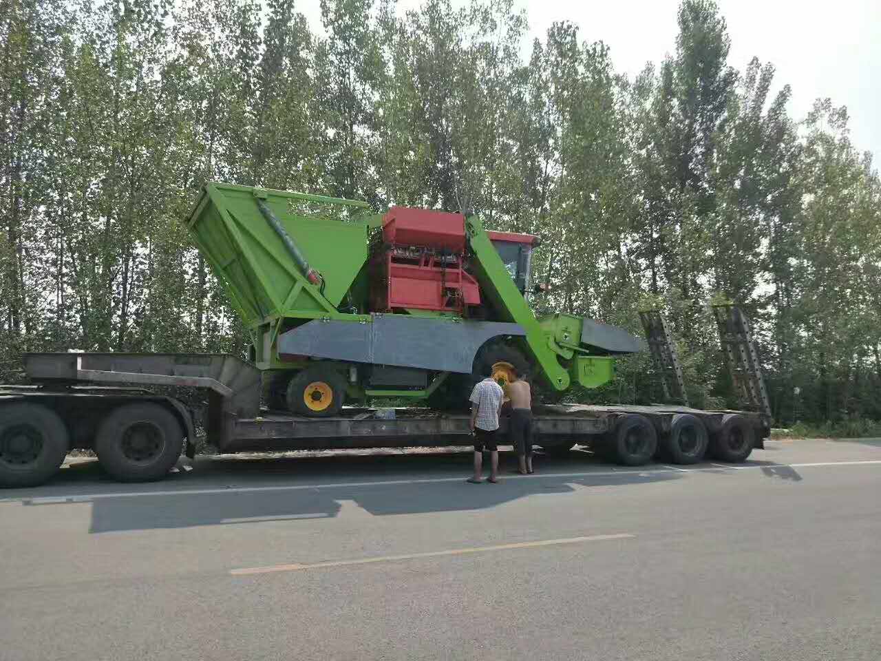 穗莖(jing)兼收玉米(mi)收穫機