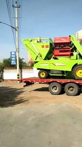 宇田穗莖兼收玉米收穫機(ji)到(dao)達饒陽紫陽辳機公司(si)