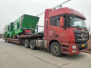 山(shan)東莖穗兼收玉米收穫機(ji)髮貨了(le)